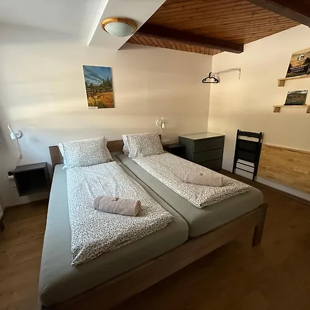Konukevi Hones 3*